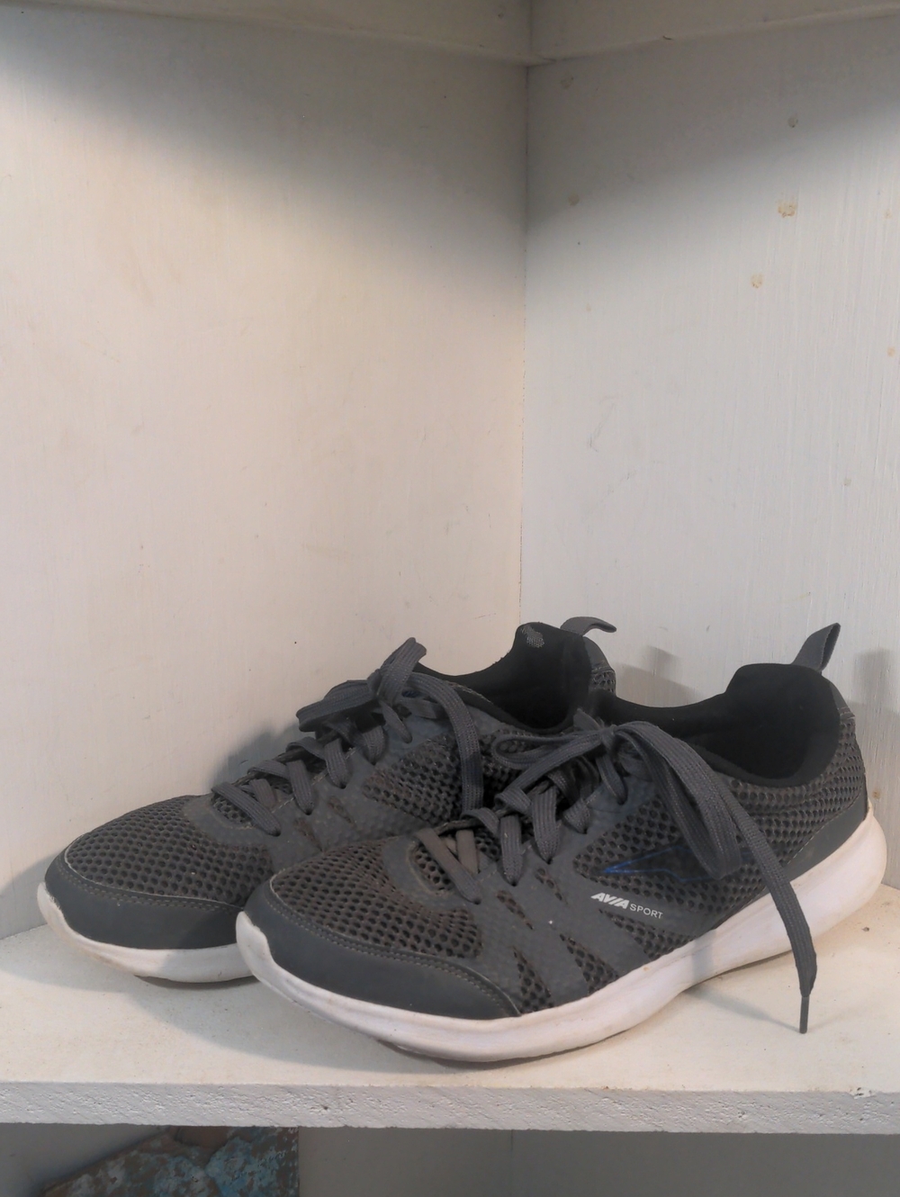 Avia Men's Gray Mesh Athletic Sneakers with White Sole
